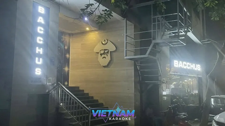 하노이 박카스 가라오케 건물 외관