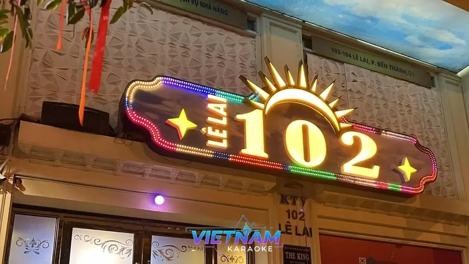 호치민 102 가라오케 외부 전경