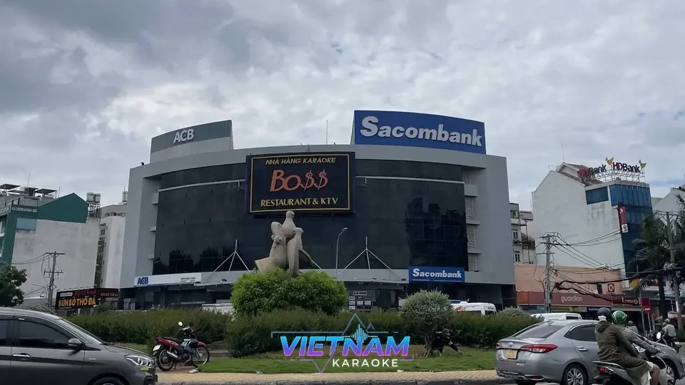호치민 보스 가라오케 건물 외관
