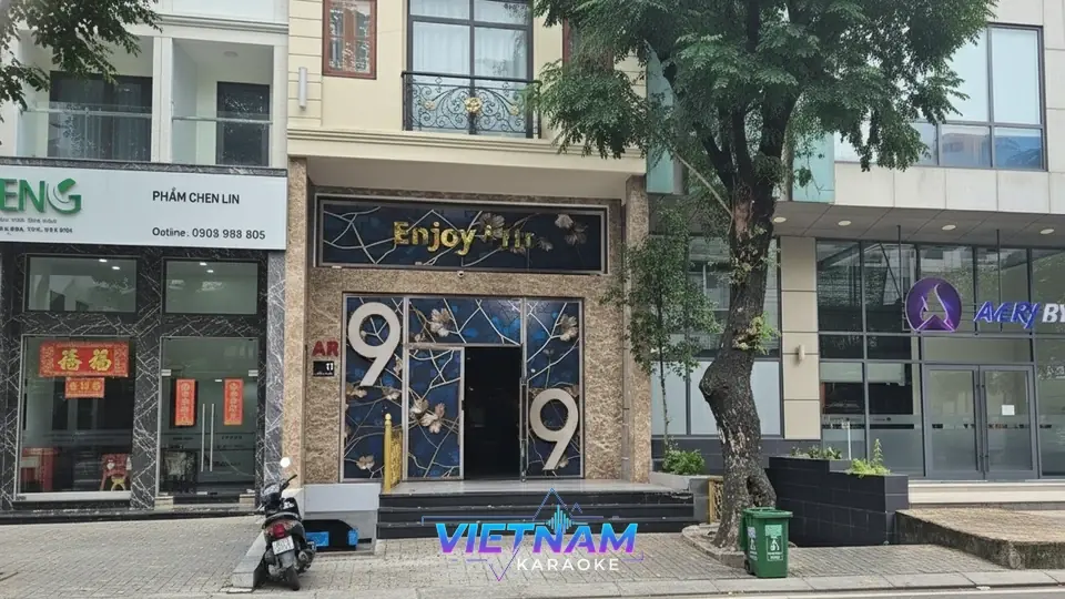 호치민 나인 가라오케 외부 전경